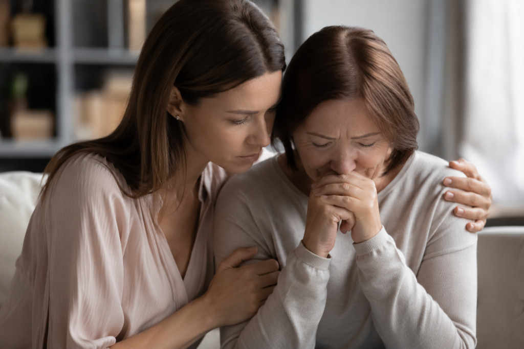 6 claves para acompañar a una persona en duelo sin hacer más difícil su proceso: guía práctica respaldada por especialistas
